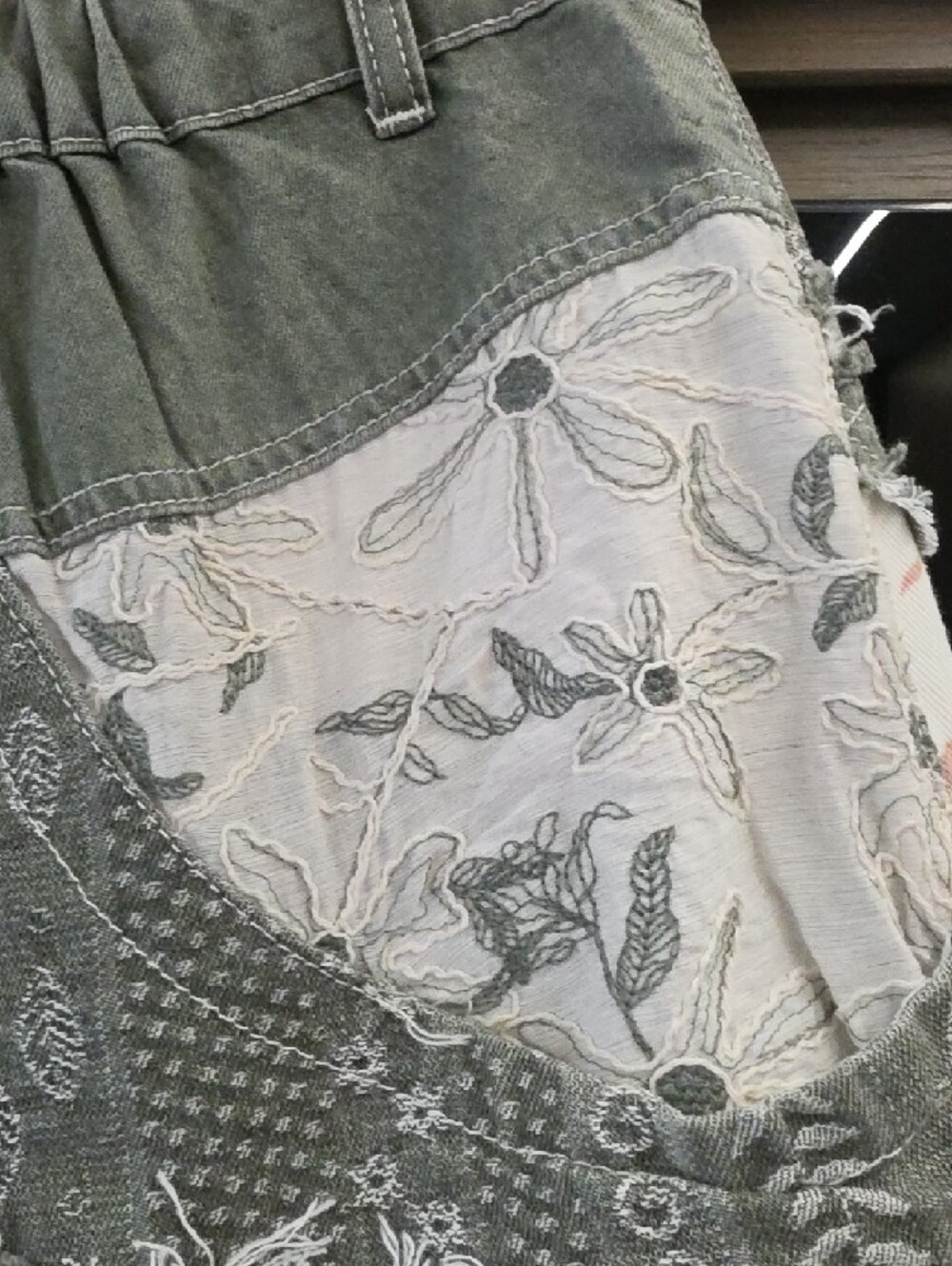 NWOT, POL PATCHWORK/EMBROIDERED COTTON PANTS)🌴 - Picture 10 of 16